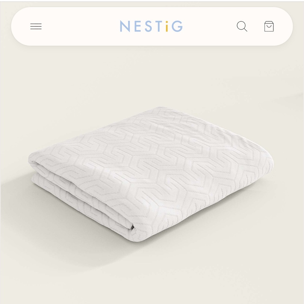 LIKE NEW Nestig Set of 2 Waterproof Mini Mattress Covers